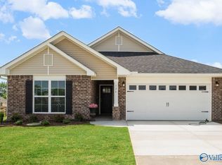 126 Sidney Ruth Dr, New Market, AL 35761