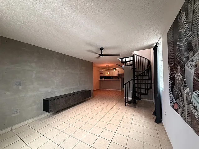 3 bed, 1300 sqft, $2,000 — Photo 4