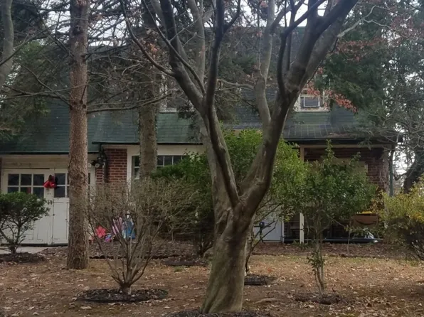 317 Walnut Hill Ln, Havertown, PA 19083