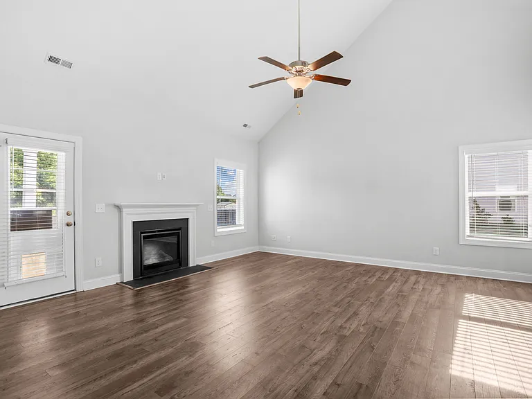 710 Tuscany Cir — Photo 5
