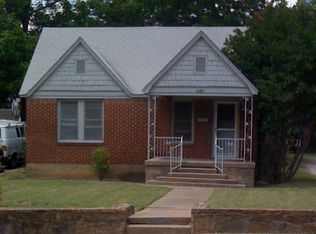 1816 Clover Ln, Fort Worth, TX 76107