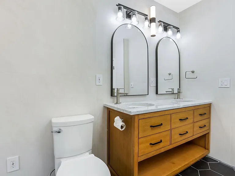 412 E Oakland Ave #412 — Photo 23