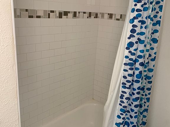 5th image of 3631 Park St N #B