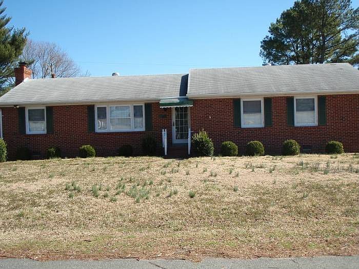 1st image of 7952 Kenmore Dr