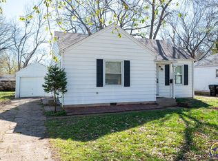 2236 SW Plass Ave, Topeka, KS 66611