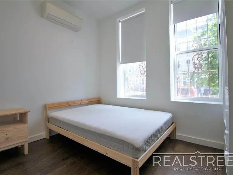 911 Jefferson Ave #1L — Photo 5