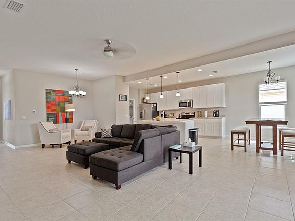 5th image of 92047 Woodlawn Dr