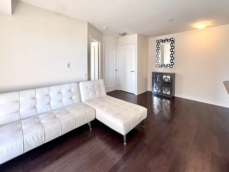 60 Saint Clair Ave W #1204 — Photo 7