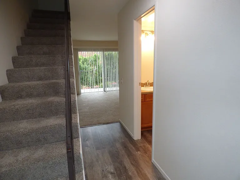 5065 Thorne Dr — Photo 7
