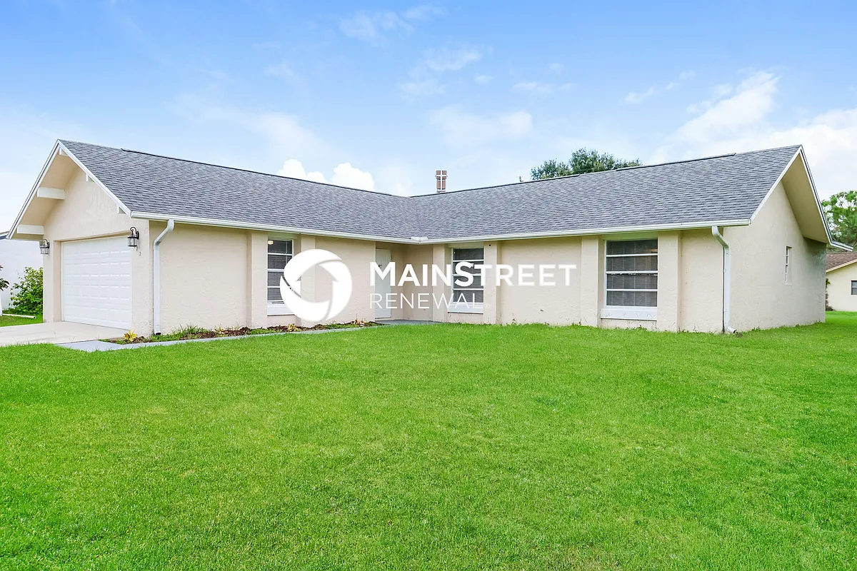 Front View - 822 Seven Gables Cir SE