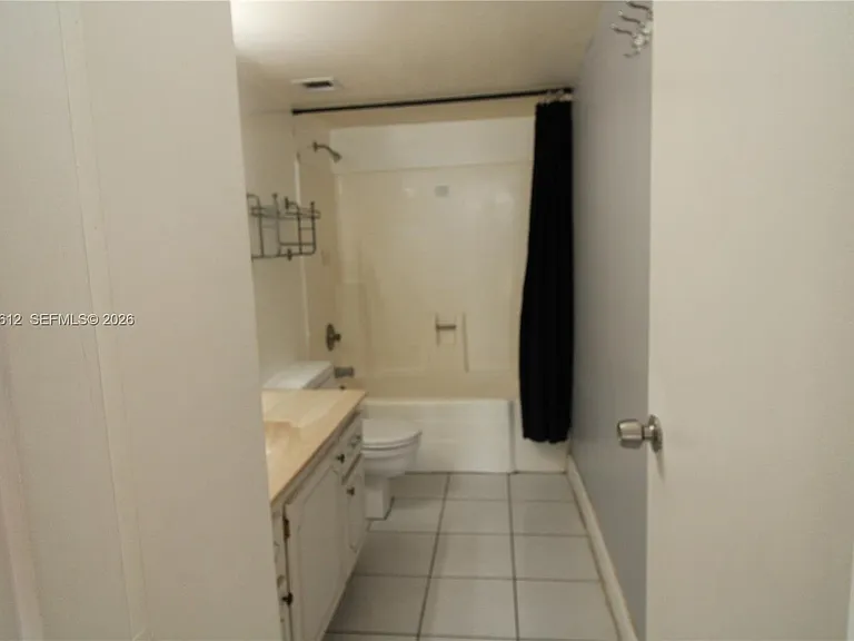 13499 Biscayne Blvd #412 — Photo 8
