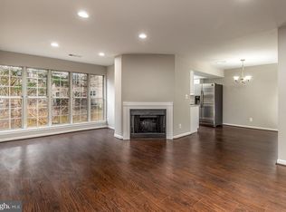 12003 Golf Ridge Ct APT 202, Fairfax, VA 22033