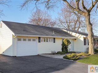 67 Kendall Rd S, Kendall Park, NJ 08824
