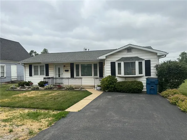 103 E 4th St, Tilton, IL 61833