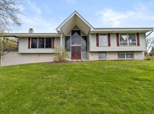 S25W26900 Winnebago Way, Waukesha, WI 53188