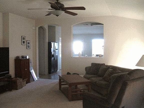 1209 Kenneys Way Living Room