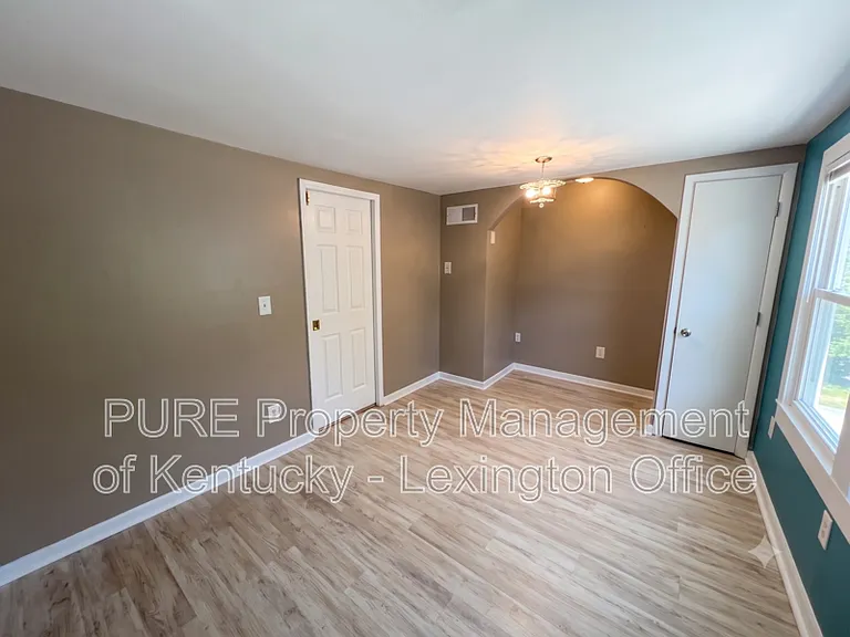 156 E 4th St — Photo 9