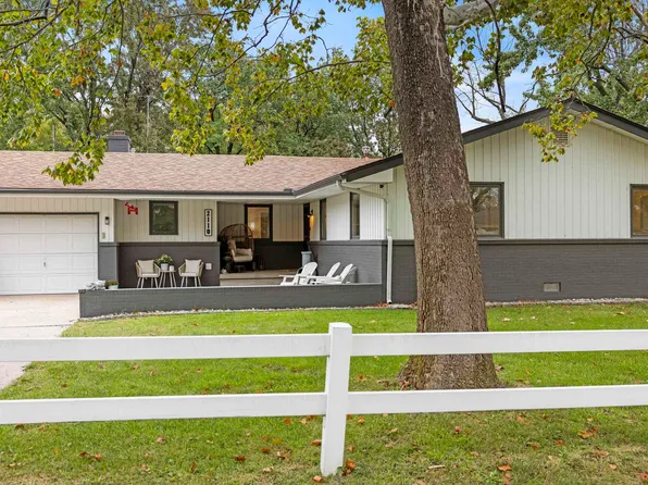 2110 Wesfield Dr, Hutchinson, KS 67502