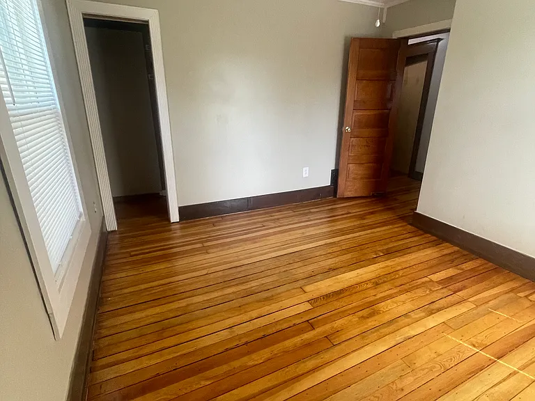 3351 S 48th St — Photo 27