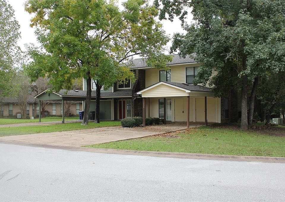 1st image of 1428 Wimbledon Dr
