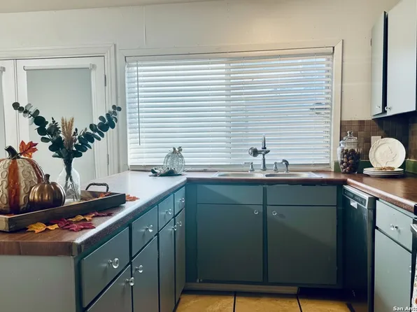 6526 Spring Manor, San Antonio, TX 78249