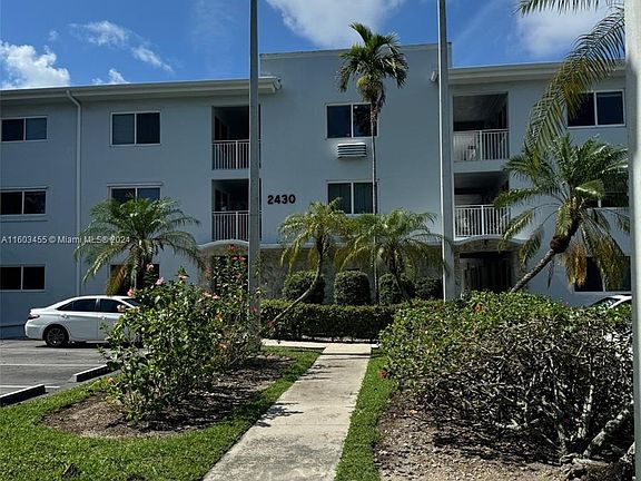 2nd image of 2430 NE 135th St APT 204