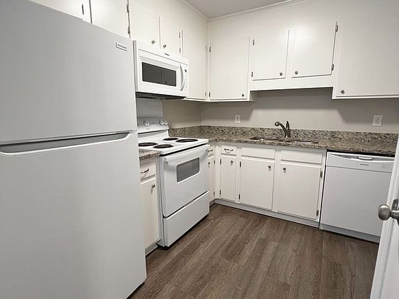 4th image of 908 Hampton St #68