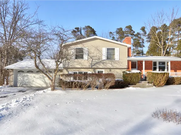 8 Hickory Pl, Seneca Falls, NY 13148