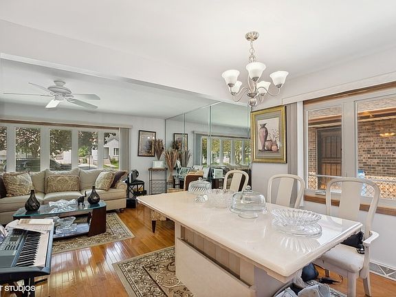 4th image of 2745 W 90th Pl
