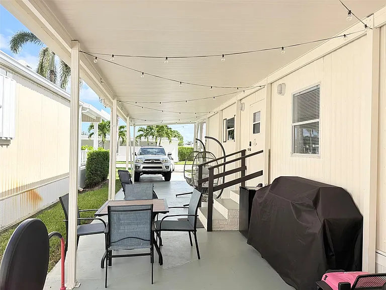 5221 SW 25th Ave — Photo 18