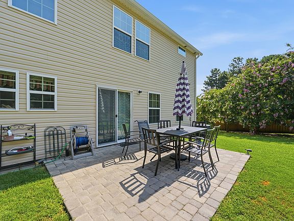 5th image of 327 Copper Queen Ct