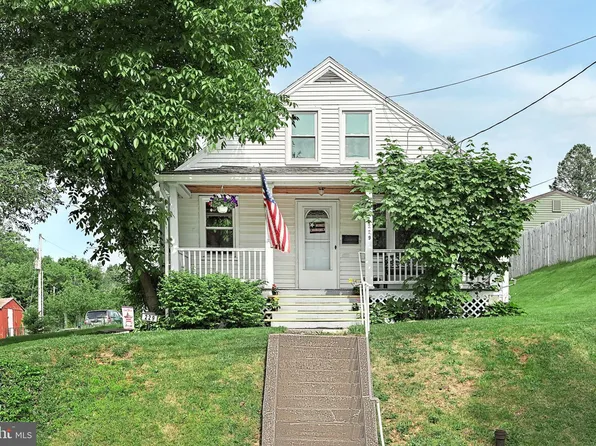229 S Main St, Dallastown, PA 17313