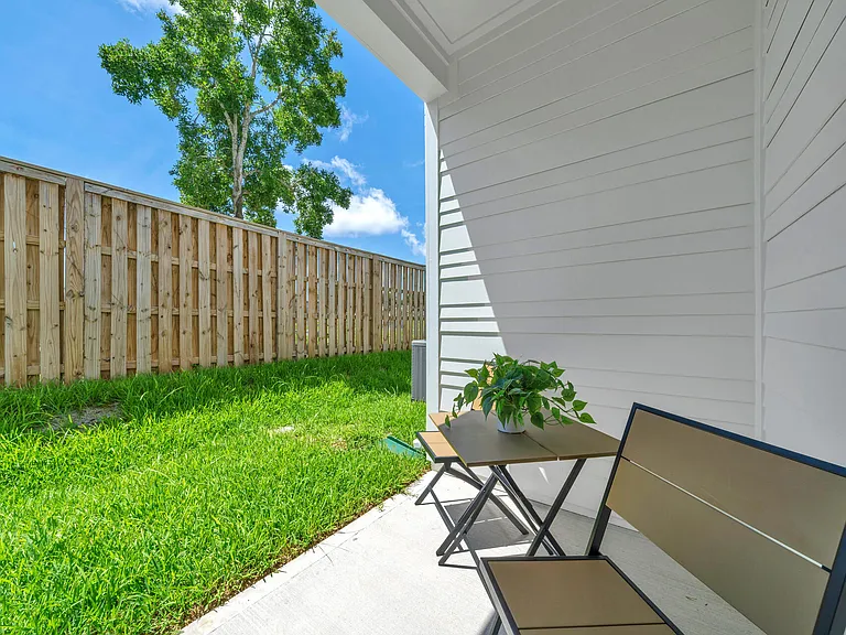 140 Sibert Ave — Photo 9