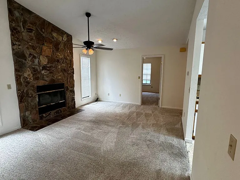 126 Kristine Blvd — Photo 20