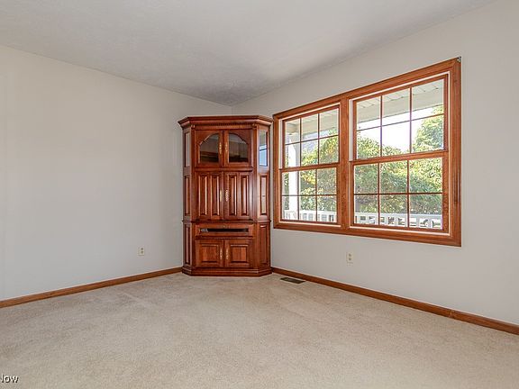 4th image of 38188 Emsley Sq