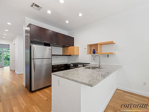 3rd image of 325 Greene Ave APT 2B