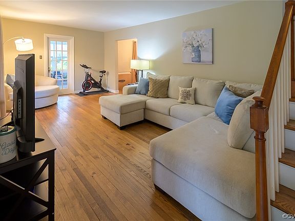 3rd image of 6204 Dustin Dr