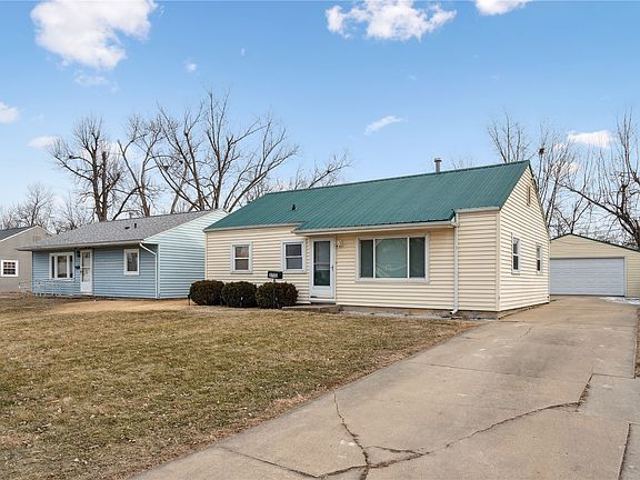 2nd image of 3723 Kencrest Dr NE