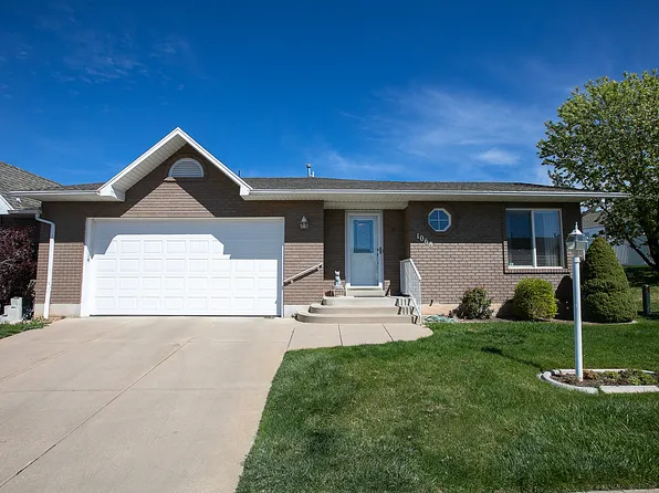 1068 E 5675 S, South Ogden, UT 84405