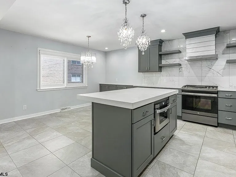 801 Dudley Ct #1402 — Photo 14