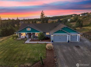 233 Powder Hill Dr, Kalama, WA 98625