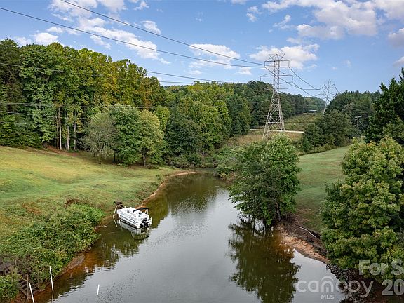 4th image of 22 & 23 Windy Pine Cir