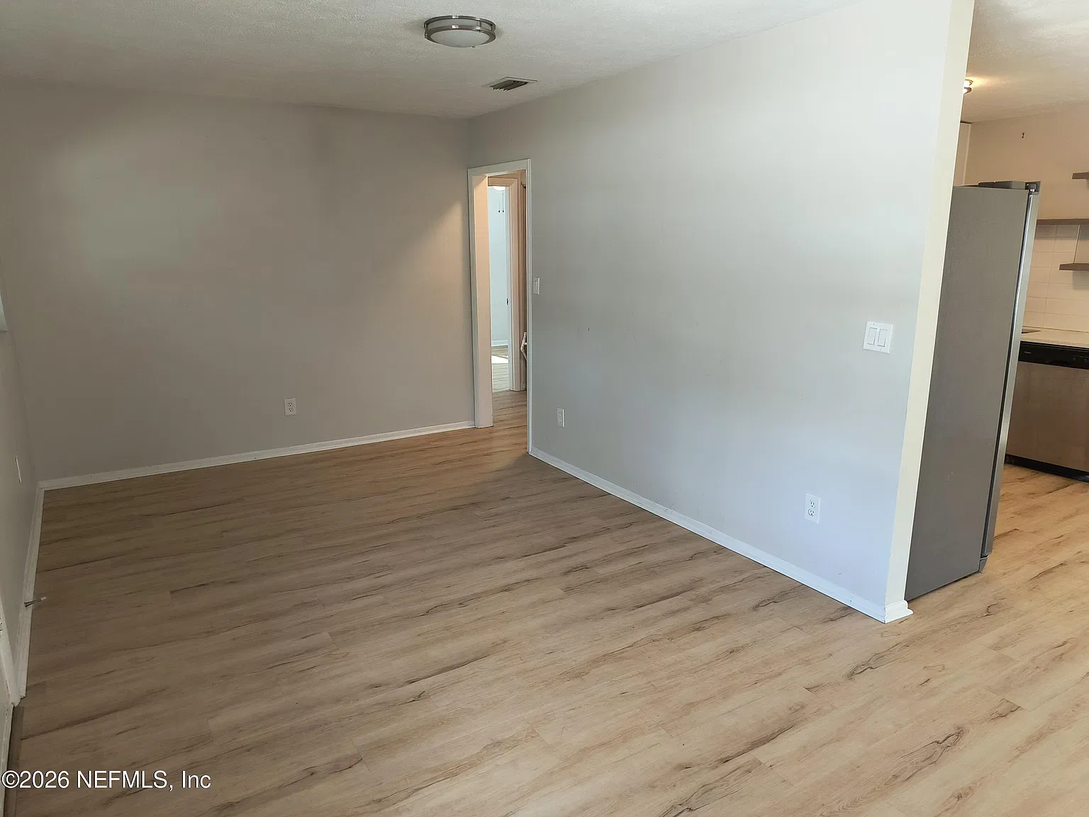 2 bed, 1.0 bath, 1253 sqft, $1,890 — Photo 3