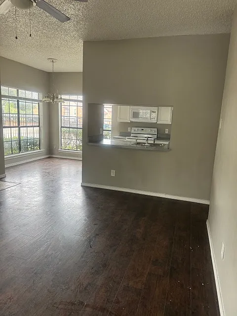 9747 Whitehurst Dr — Photo 3