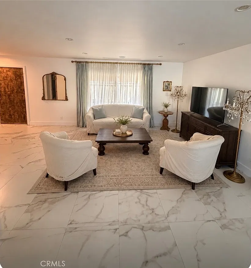 2 bed, 2.5 bath, 1255 sqft, $3,700 — Photo 2