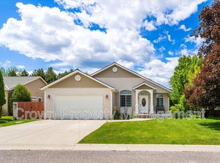 102 Buffalo Square Ct, Kalispell, MT 59901