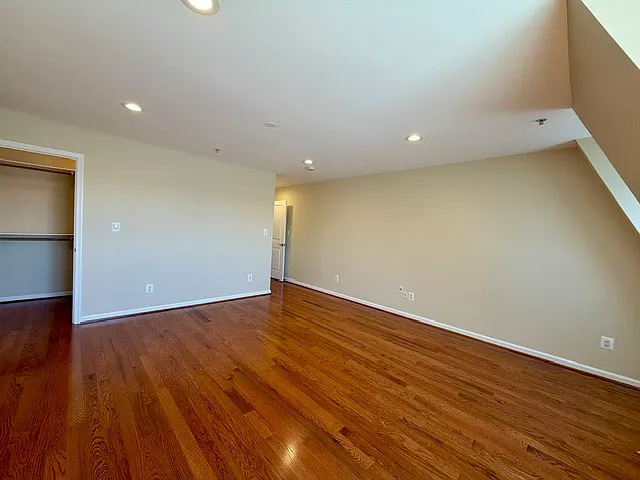 1116 K St SE — Photo 41