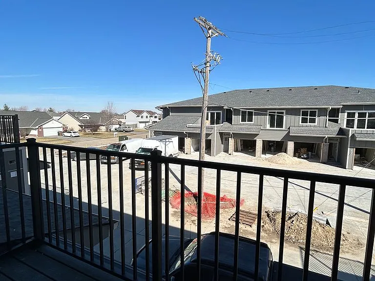 2724 Silver St — Photo 16
