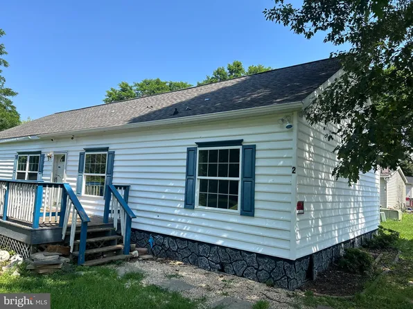 2 Buck Ct, Honey Brook, PA 19344