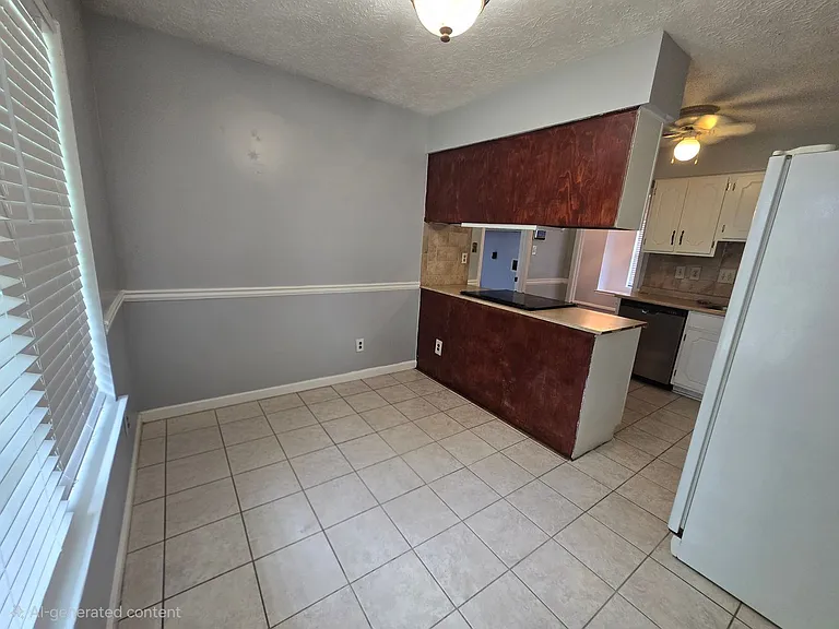 2240 E Aberdeen Dr — Photo 10